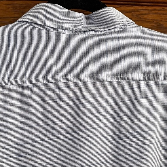 IZOD Salt Water Short Sleeve Shirt Blue White Pin Stripes Size XXL - Picture 6 of 7